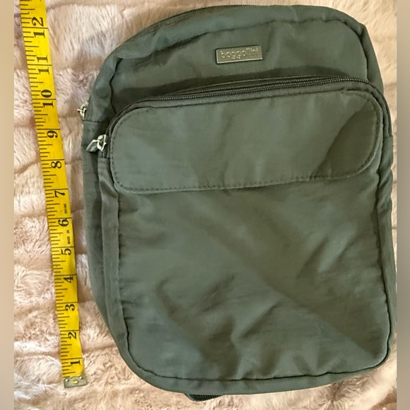 Baggallini mini backpack - Picture 1 of 7